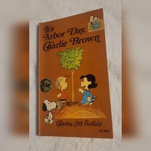It's Arbor Day Charlie Brown Book 1977
